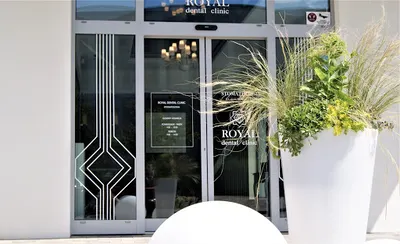 Royal Dental Clinic lekarz dentysta Wojciech Żurek